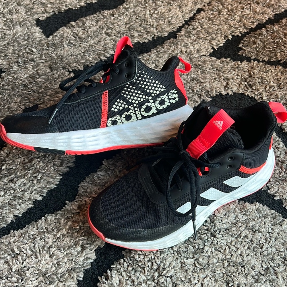 Adidas youth sneaker